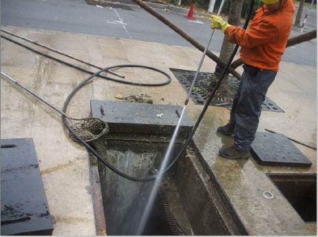 英德池底污泥如何清理