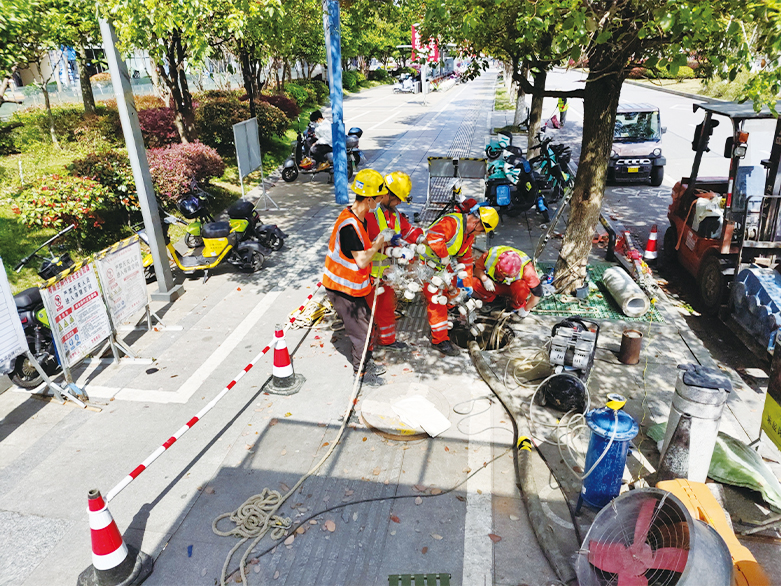  英德UV-CIPP紫外光固化修复